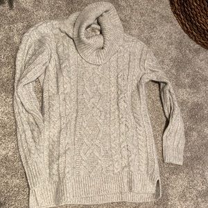 Loft cable knit sweater - Medium